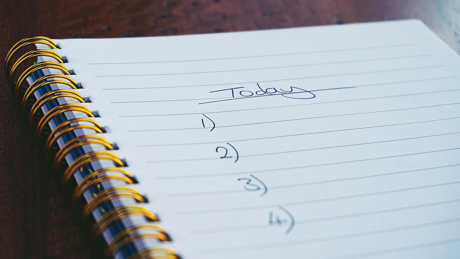 Stress-Free Christmas: My Simple 7-Day Holiday Prep Checklist for Busy Moms